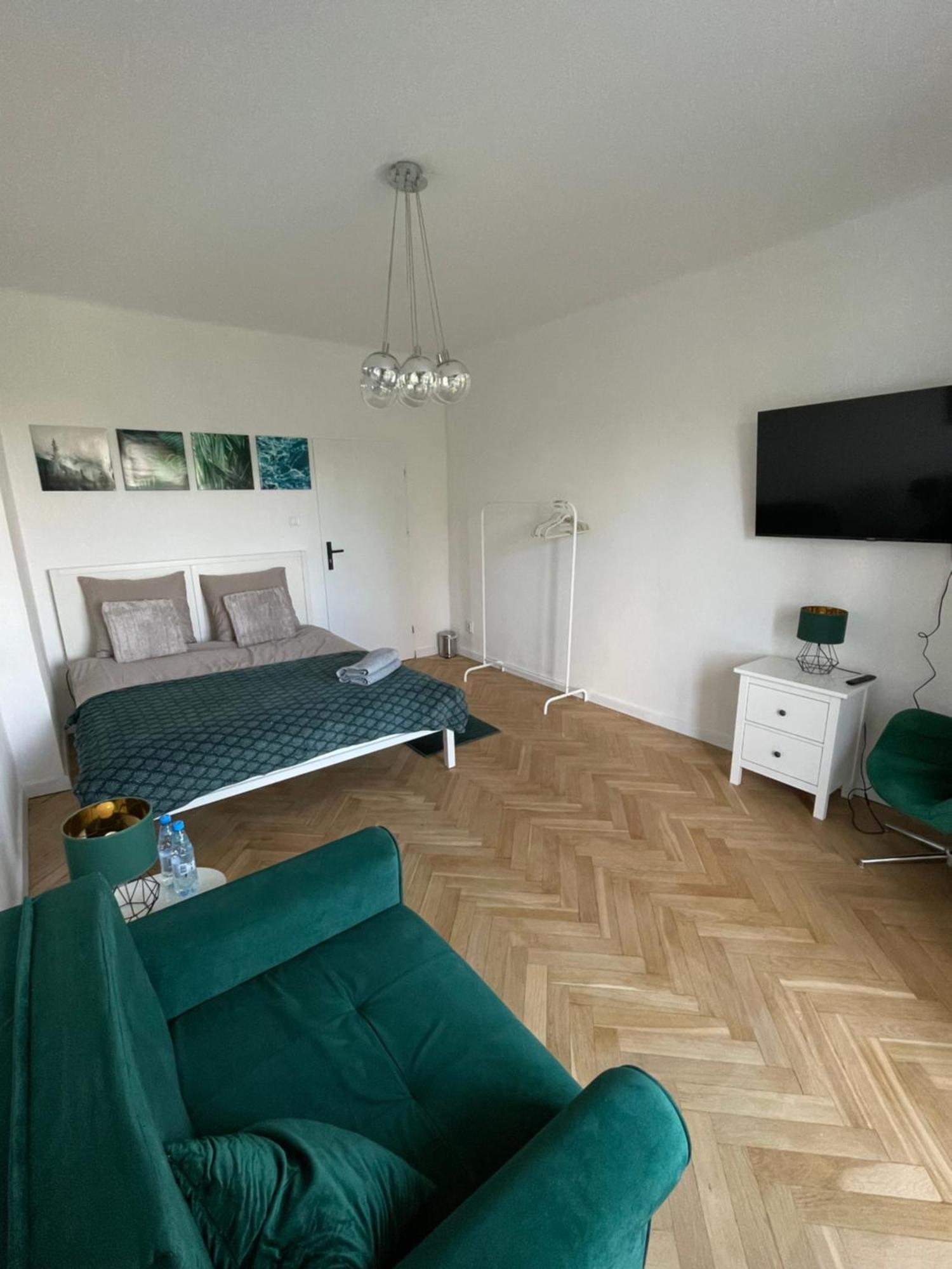 Metro Swietokrzyska Apartmán *